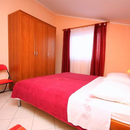 Apartments By The Sea Vinisce, Trogir - 5229 Chambre photo