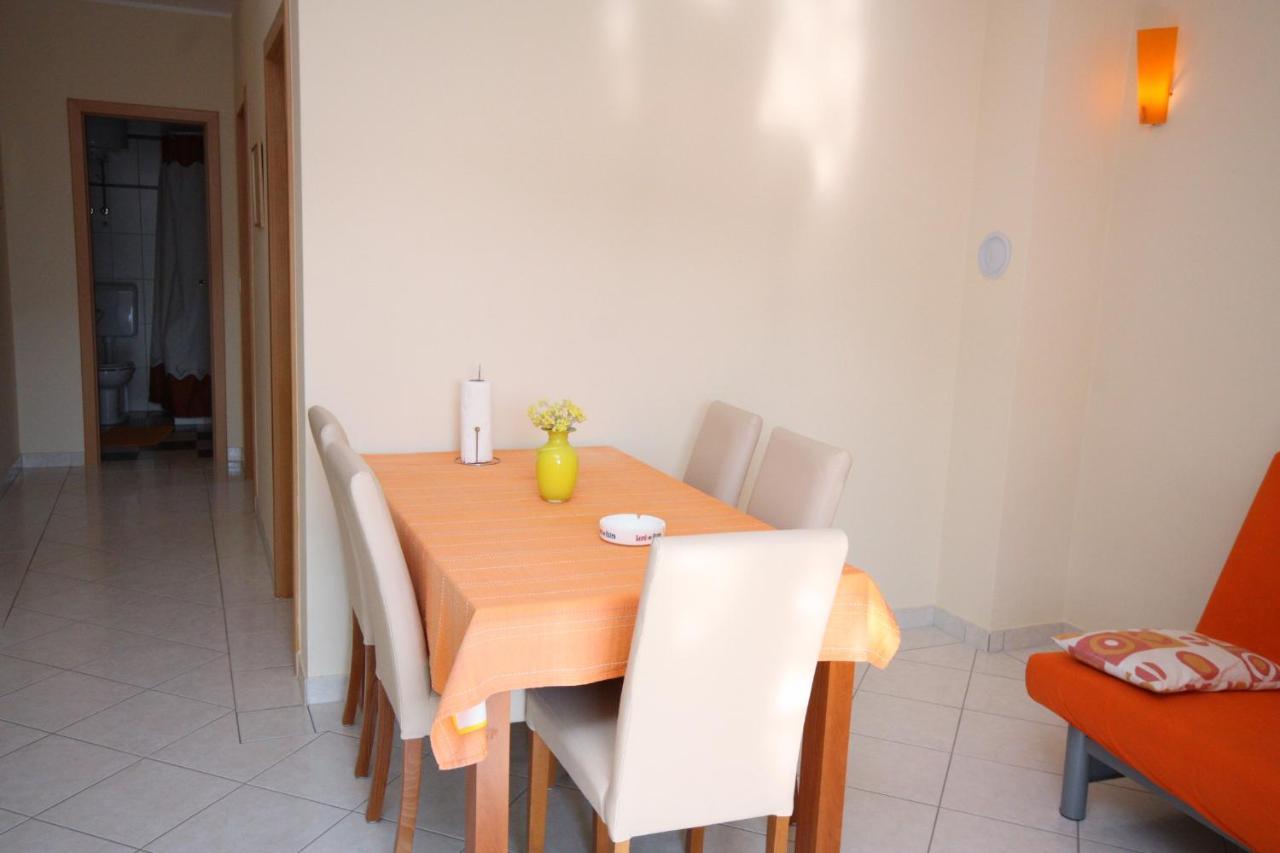 Apartments By The Sea Vinisce, Trogir - 5229 Extérieur photo
