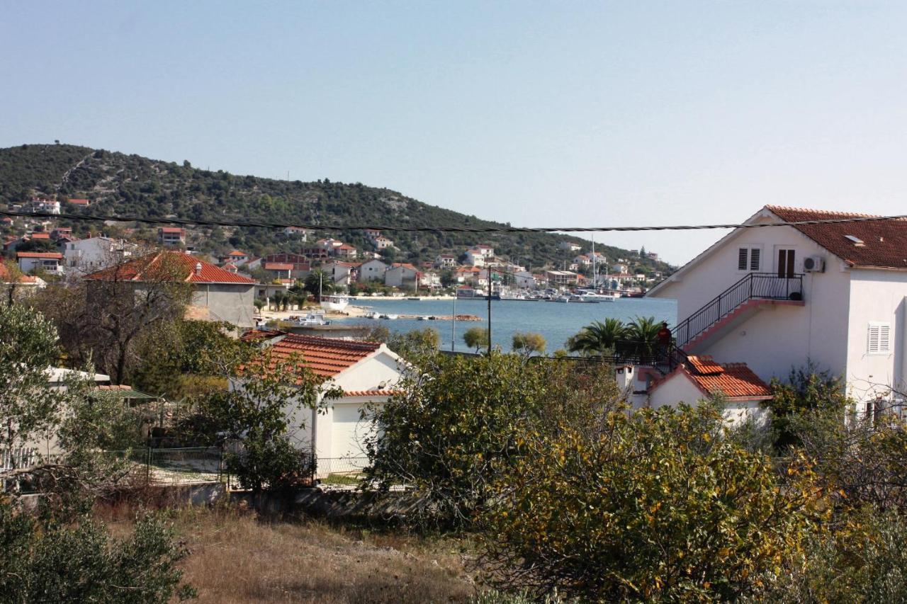 Apartments By The Sea Vinisce, Trogir - 5229 Extérieur photo