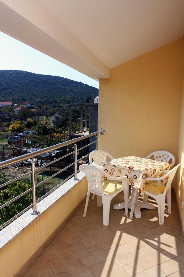 Apartments By The Sea Vinisce, Trogir - 5229 Extérieur photo