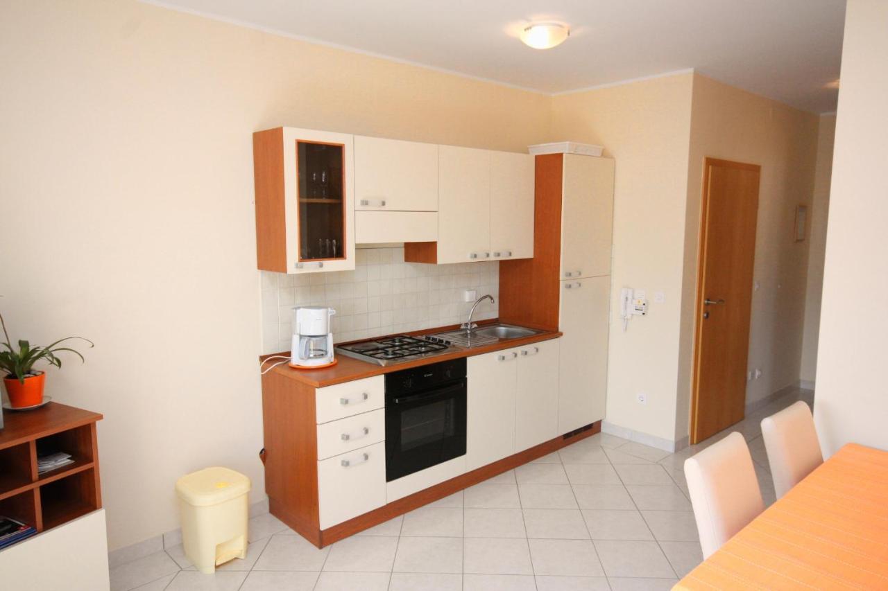 Apartments By The Sea Vinisce, Trogir - 5229 Extérieur photo