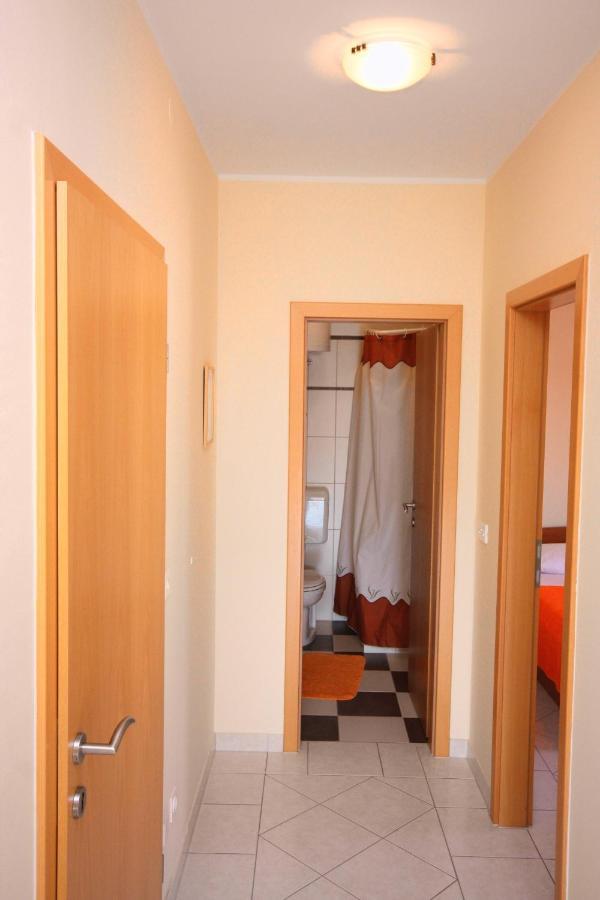 Apartments By The Sea Vinisce, Trogir - 5229 Extérieur photo