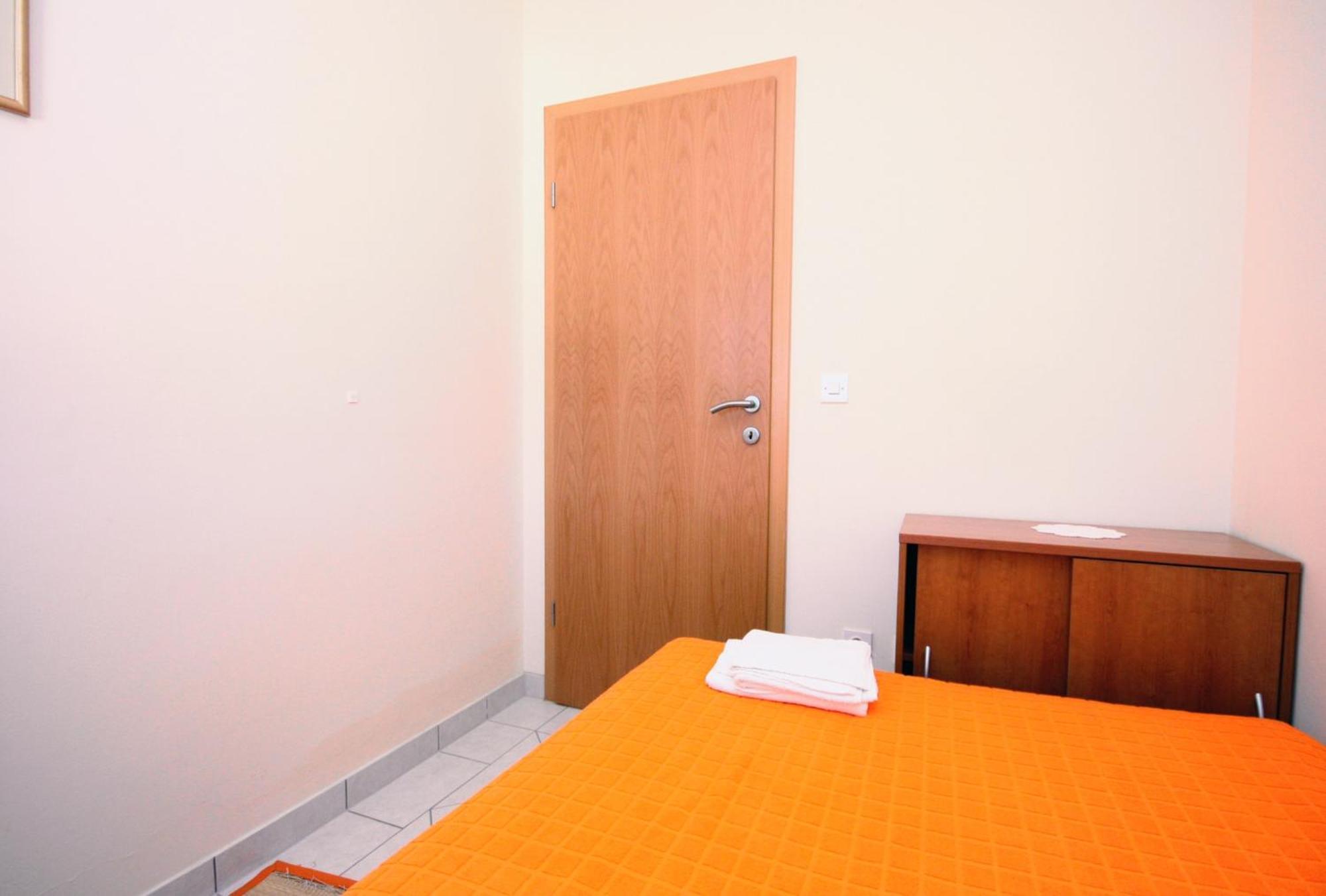 Apartments By The Sea Vinisce, Trogir - 5229 Chambre photo